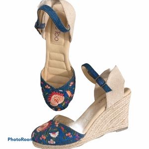💖Me Too Wedge Heel Blue w Embroidery SZ 6